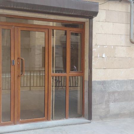 Mandarin Hotel Yerevan Bagian luar foto