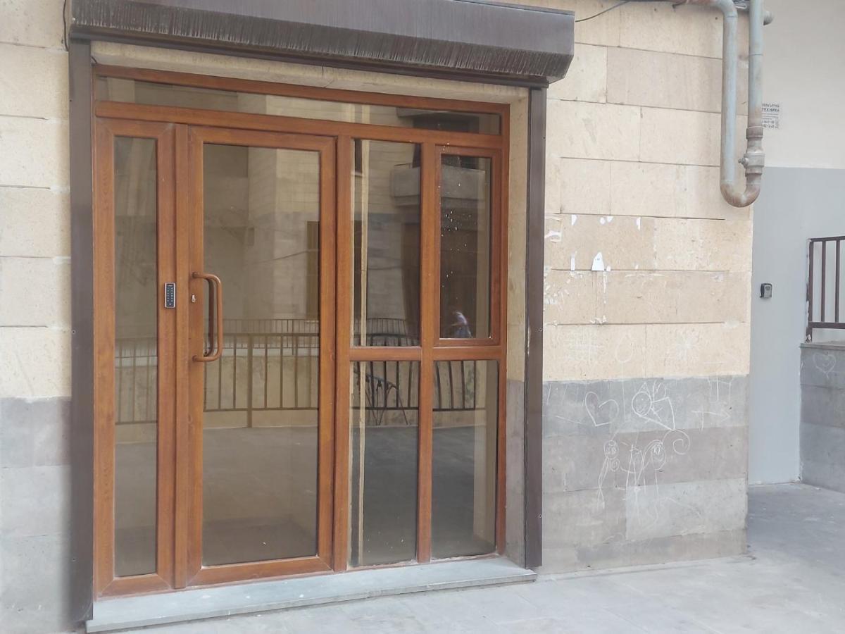Mandarin Hotel Yerevan Bagian luar foto