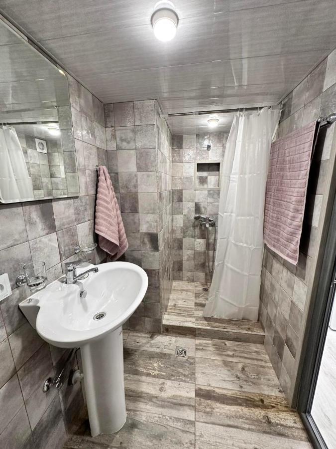 Mandarin Hotel Yerevan Bagian luar foto